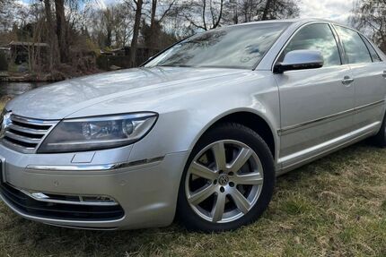 VW Phaeton 177.000 km 9.150 &euro; Berlin 12589