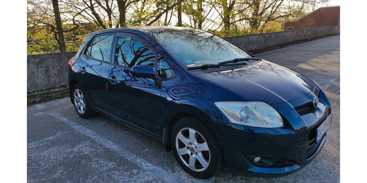 Toyota Auris 158.600 km 3.950 &euro; Oldenburg 26131