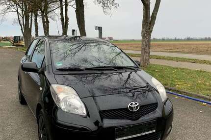 Toyota Yaris 255.000 km 2.990 € Nersingen 89278