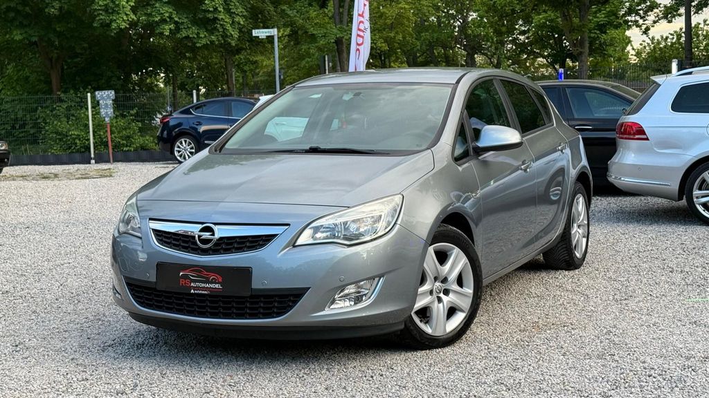 Opel Astra 169.000 km 4.199 &euro; Berlin 13158