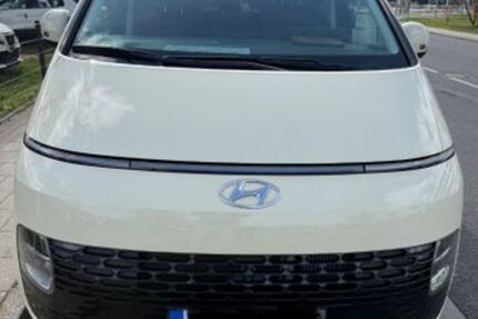 Hyundai STARIA 99.000 km 31.999 &euro; Düsseldorf 40227