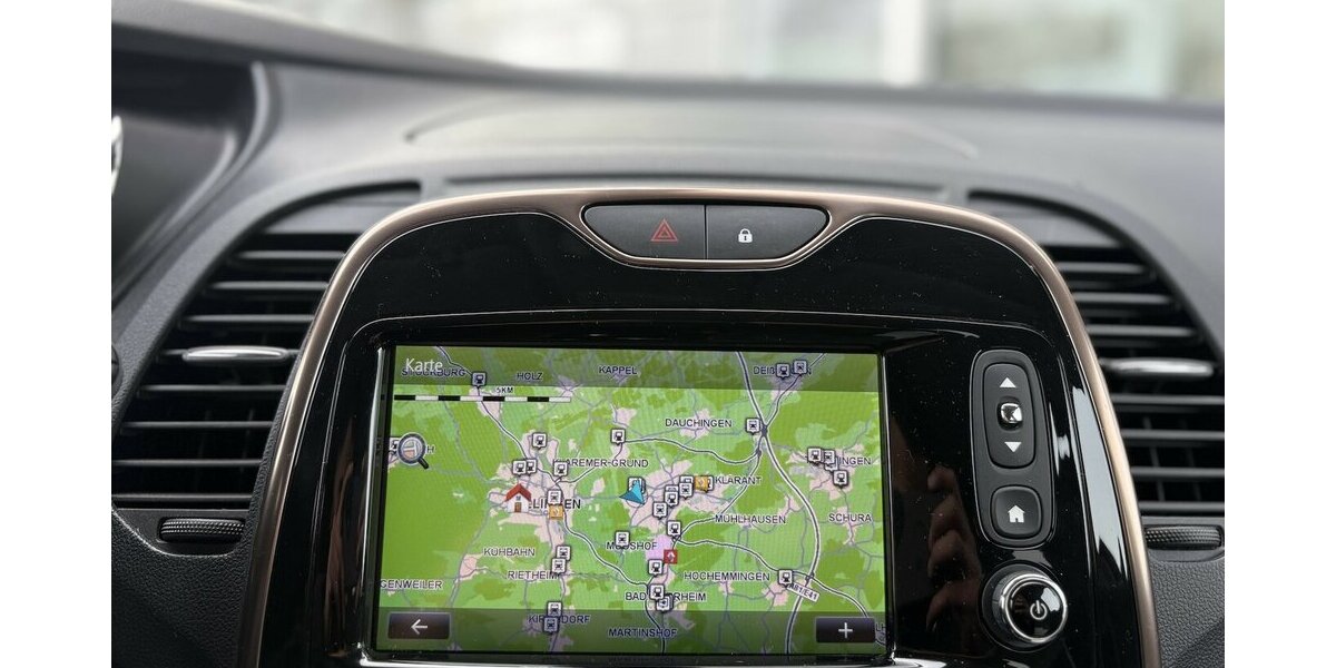 Renault Captur 1.2 TCe Elysee KAMERA/NAVI/SITZHEIZUNG 97.093 km 9.900 &euro; Villingen-Schwenningen 78054