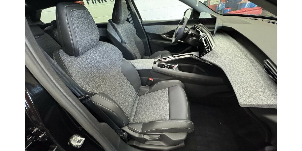 Peugeot 5008 145 Mild Hybrid Allure7 Sitzer LED 360°Cam 35.800 km 99.999 &euro; Lich 35423