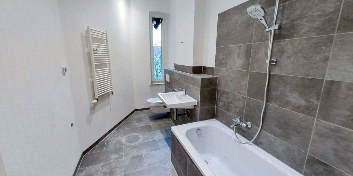 Etagenwohnung Bitterfeld Bitterfeld - 3 Zimmer, 87 m&sup2;, 140.000&euro; | Angebot:24810184