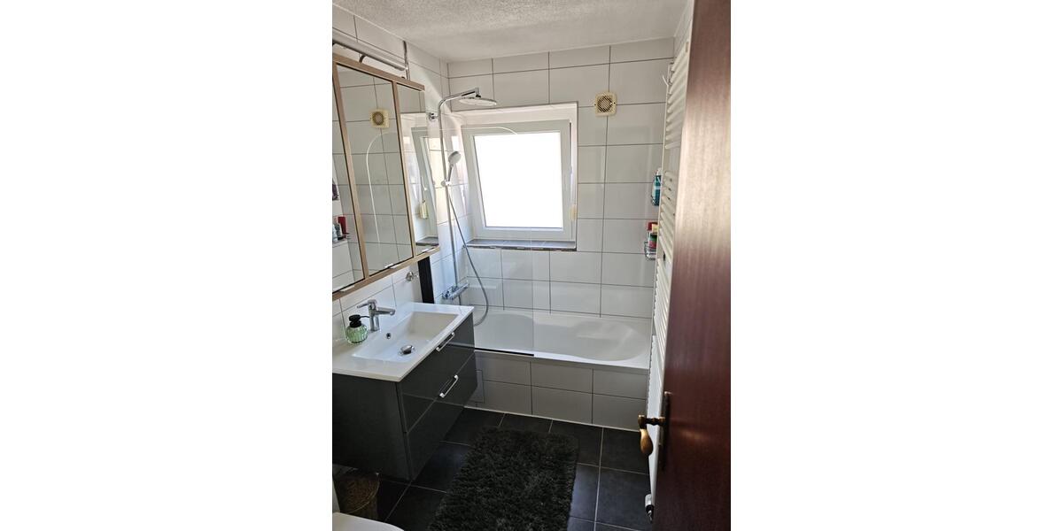 Etagenwohnung Schorndorf - 3 Zimmer, 74 m&sup2;, 1.050&euro; | Angebot:26023542