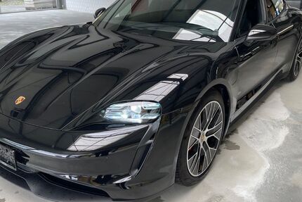 Porsche Taycan 176.845 km 51.999 € Freudenberg 57258