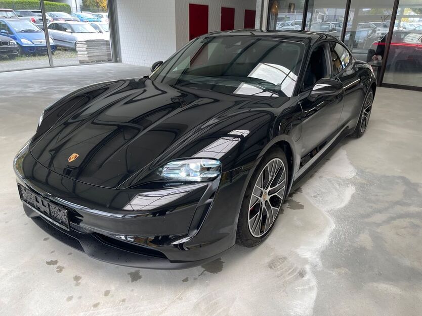 Porsche Taycan 176.845 km 51.999 € Freudenberg 57258
