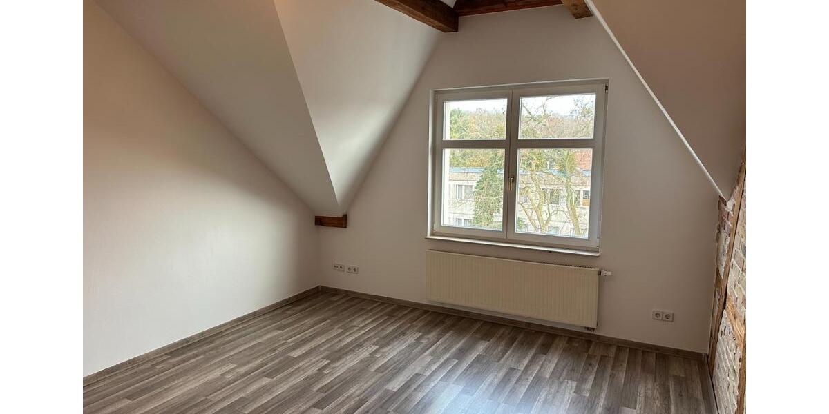 Großzügige 4-Zimmer-Wohnung mit Loft und Holzbalkendecke 4 zimmer