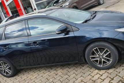 Toyota Auris 180.000 km 6.900 &euro; Treuchtlingen 91757