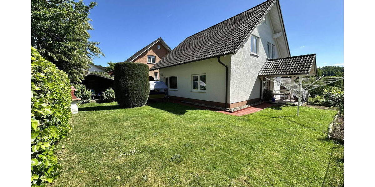 Einfamilienhaus Waldbröl - 6 Zimmer, 126 m&sup2;, 1.500&euro; | Angebot:26794401