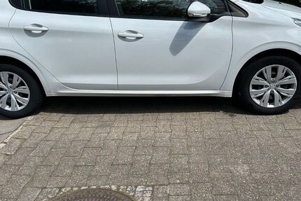 Peugeot 208 149.000 km 3.200 &euro; Münster 48163