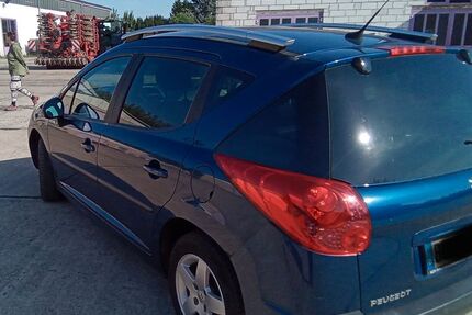 Peugeot 207 195.000 km 1.777 &euro; Schenkendöbern 03172