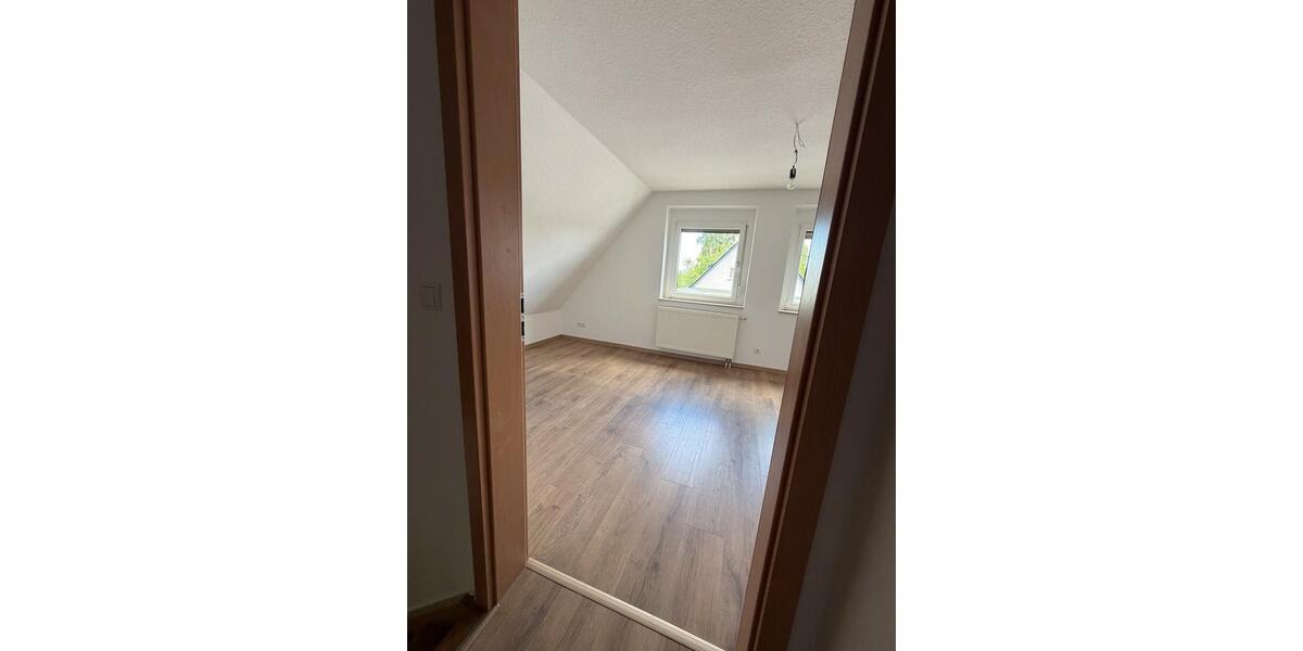 Einfamilienhaus Elsterwerda - 4 Zimmer, 90 m&sup2;, 1.100&euro; | Angebot:26675340