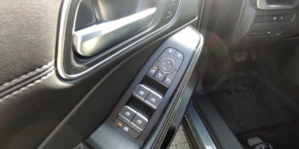 Nissan X-Trail e-Power e-4orce Tekna 4x4 35.698 km 37.190 &euro; Höchstenbach 57629