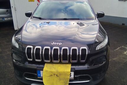 Jeep Cherokee 118.000 km 12.200 &euro; Frankfurt 60437