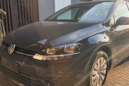 VW Golf 97.200 km 8.350 &euro; Stadtlauringen 97488