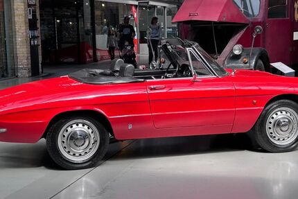 Alfa Romeo Spider 123.433 km 59.900 € Berlin 10553