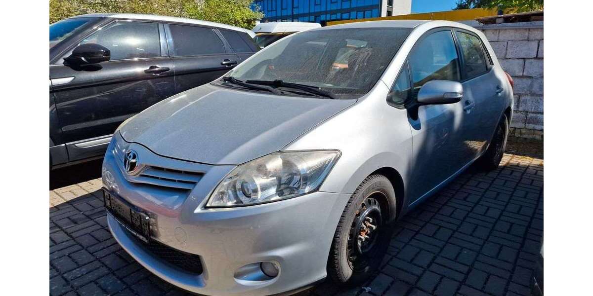Toyota Auris 163.653 km 4.999 &euro; Fulda 36043