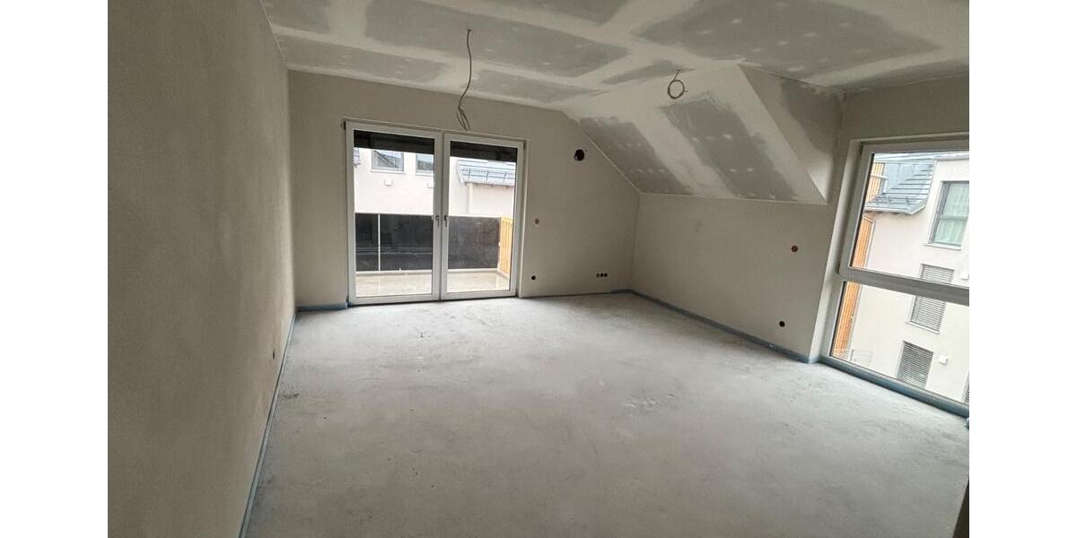 Dachgeschoßwohnung Wenzenbach - 3 Zimmer, 65 m&sup2;, 845&euro; | Angebot:25043631