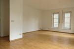 Zur Anlage mit Potential für mehr - Küche und Bad mit Fenster, Balkon sowie Stellplatz!