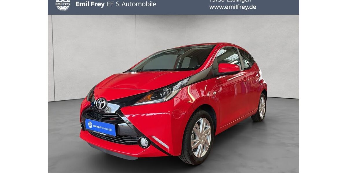 Toyota Aygo (X) 13.969 km 9.890 &euro; Esslingen 73730