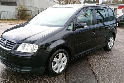 VW Touran 281.000 km 2.199 &euro; Bargteheide bei Hamburg 22941