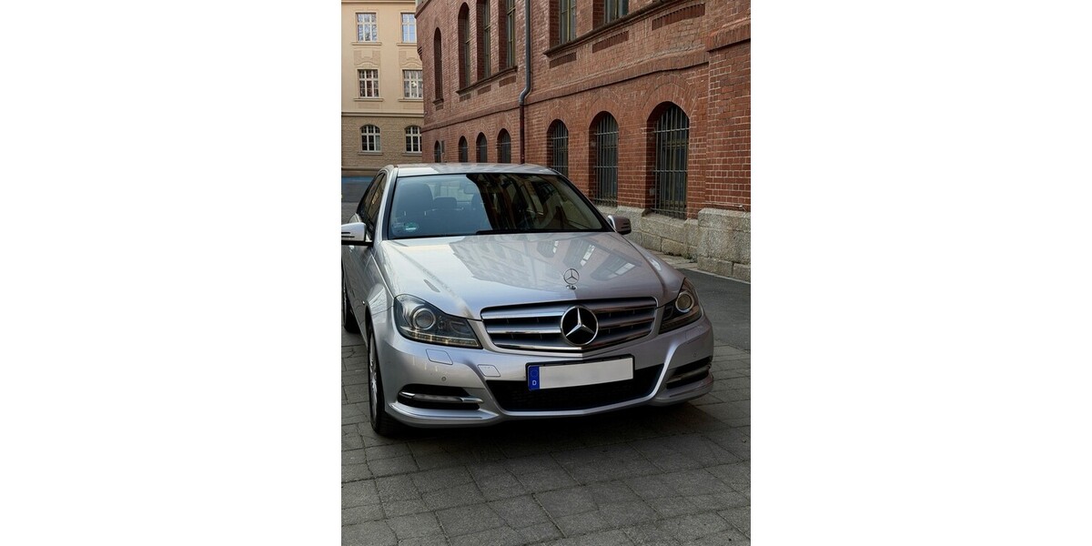 Mercedes-Benz C220 265.430 km 8.199 &euro; Halle 33790