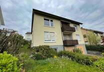 Handwerker aufgepasst: Mehrgenerationenhaus mit Garten und zwei Garagen in Waiblingen-Beinstein