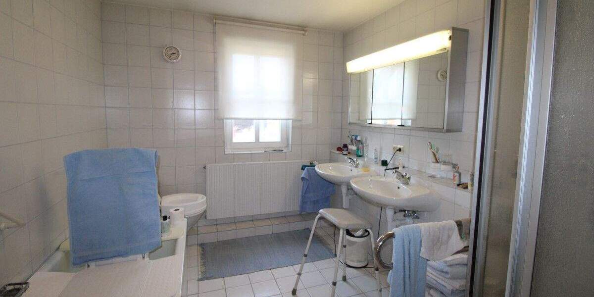 Etagenwohnung Gallmersgarten - 9 Zimmer, 286 m&sup2;, 249.000&euro; | Angebot:25677589