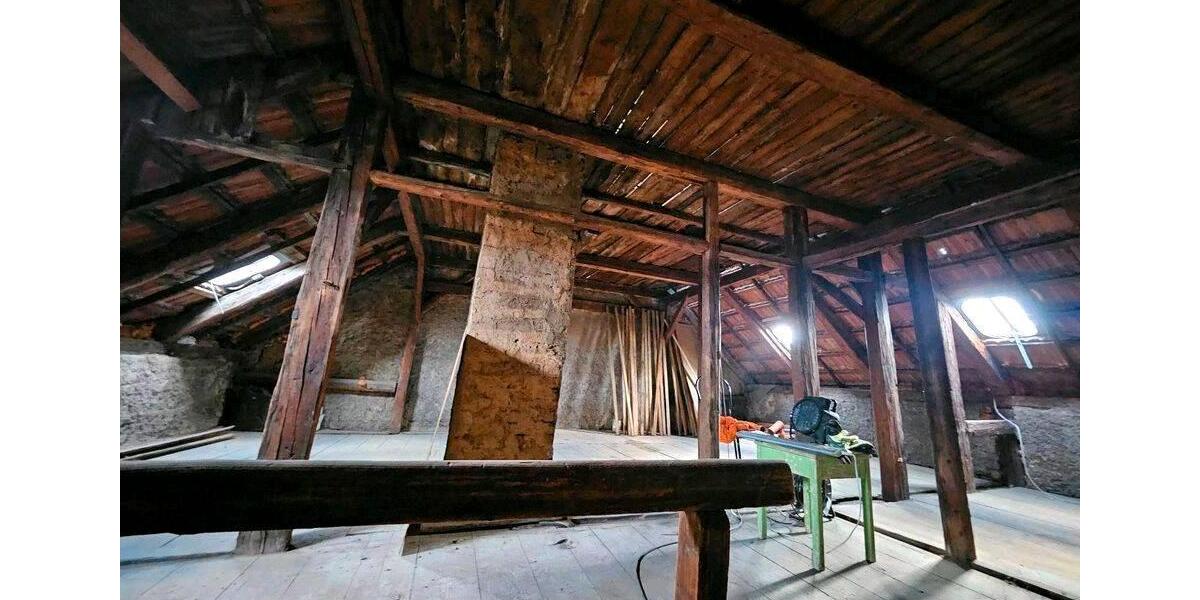 Mehrfamilienhaus, Wohnhaus Roßwein - 8 Zimmer, 140 m&sup2;, 689&euro; | Angebot:26550727