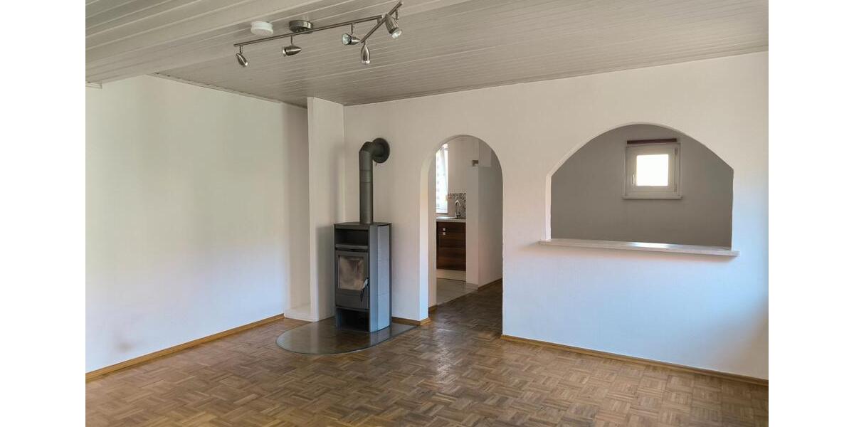 Einfamilienhaus Ebern - 7 Zimmer, 120 m&sup2;, 190.000&euro; | Angebot:27084162