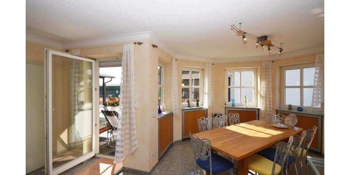 Vielseitiges Unternehmer-Anwesen in Bestzustand! Wohnen. Arbeiten. Leben. Freystadt - Forchheim 9 zimmer