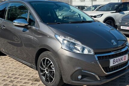 Peugeot 208 110.651 km 5.900 &euro; Würselen 52146