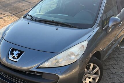 Peugeot 207 208.000 km 1.800 &euro; Frankfurt am Main 65933