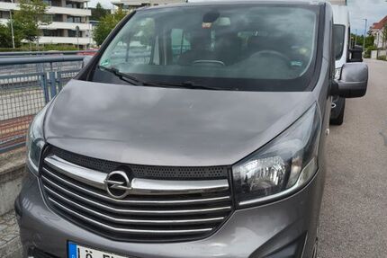 Opel Vivaro 235.000 km 9.998 &euro; Grenzach-Wyhlen 79639