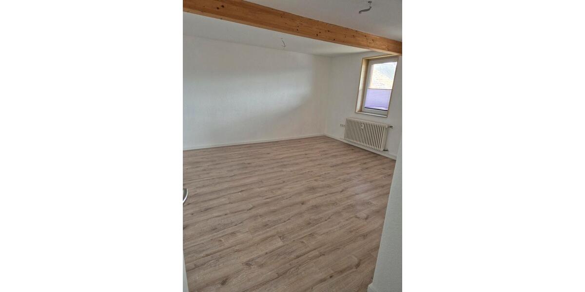 Etagenwohnung Bad Salzdetfurth - 3 Zimmer, 114 m&sup2;, 800&euro; | Angebot:25505761