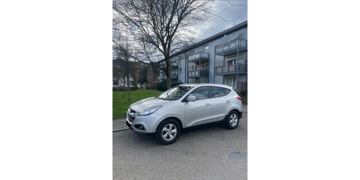 Hyundai ix35 151.300 km 6.500 &euro; Oberhausen 46149