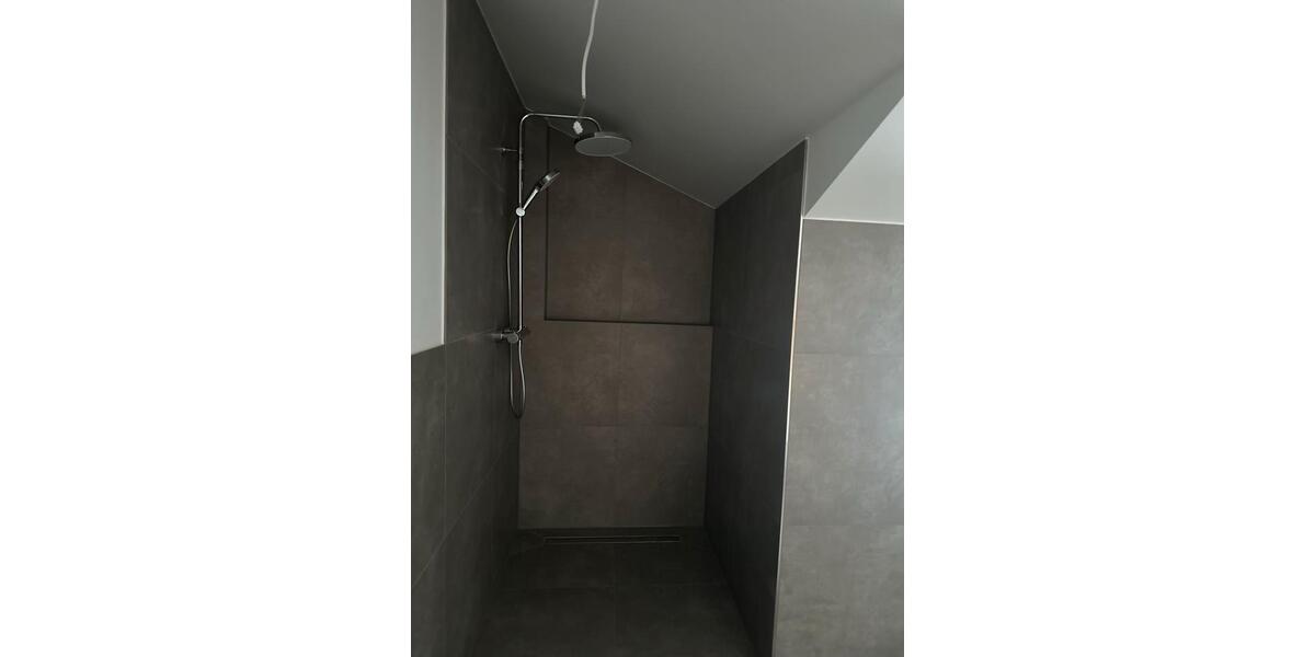 Etagenwohnung Rühen - 3 Zimmer, 100 m&sup2;, 1.000&euro; | Angebot:25352633