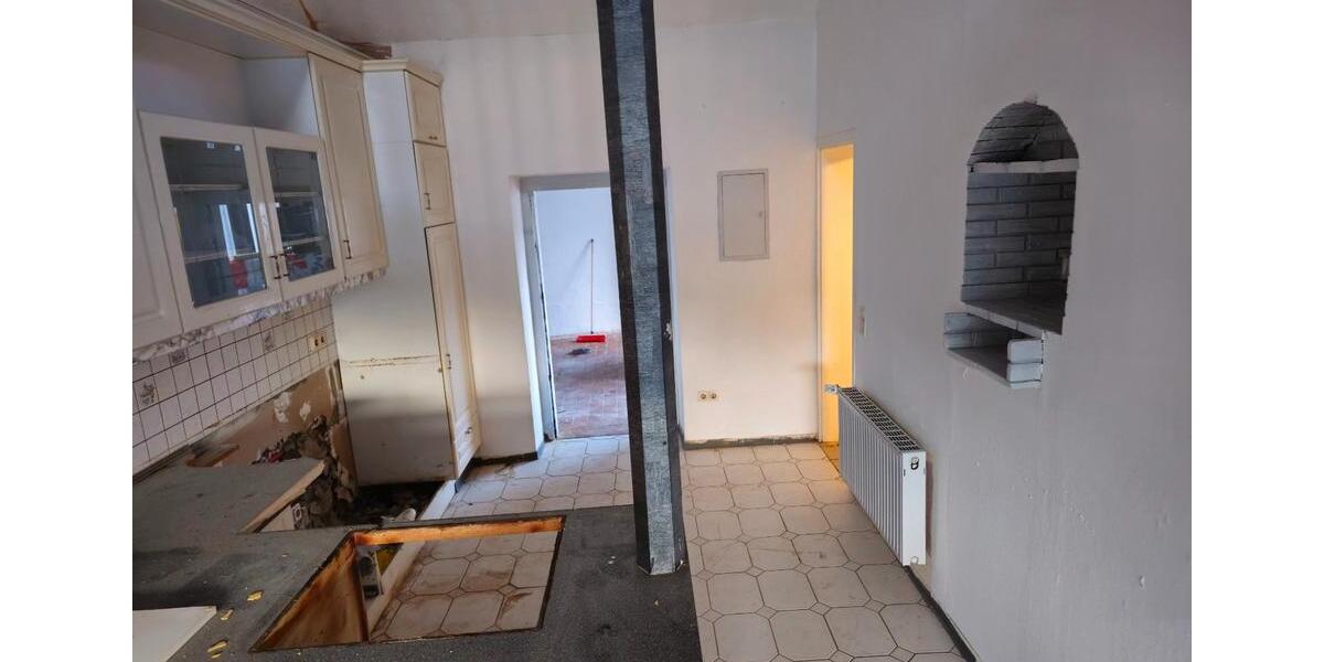 Einfamilienhaus Eppelborn - 7 Zimmer, 218 m&sup2;, 190.000&euro; | Angebot:26366733