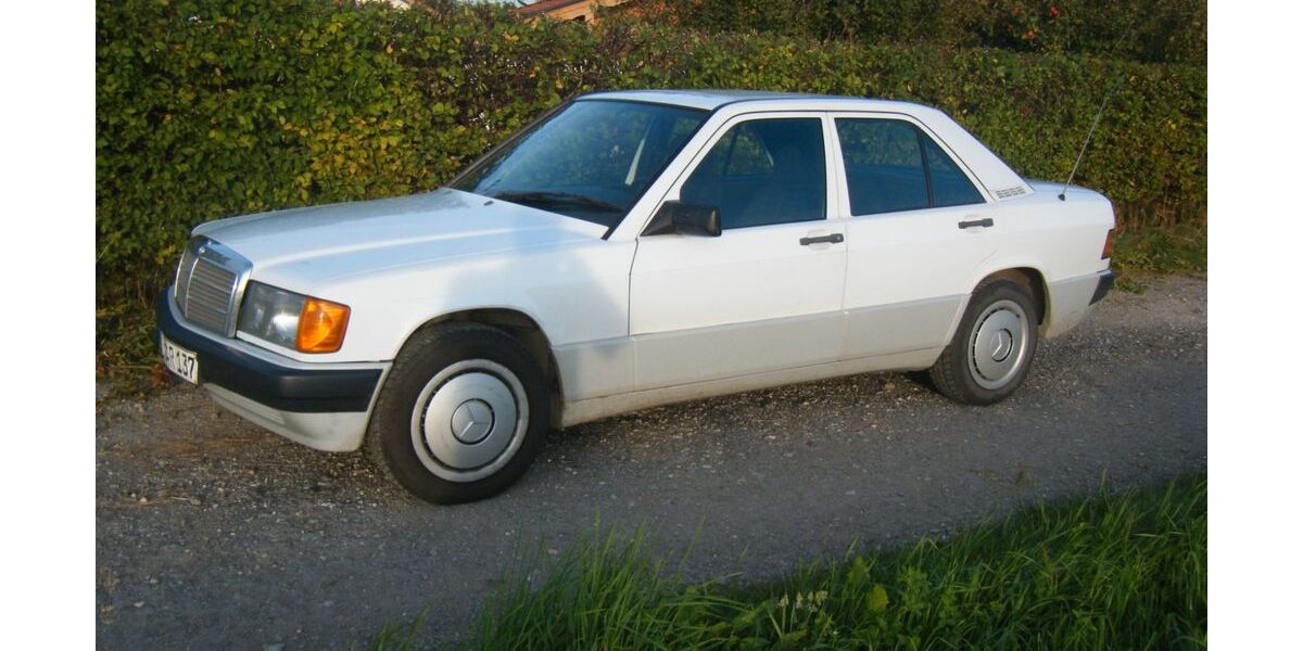 Mercedes-Benz 190 187.864 km 2.499 &euro; Tittmoning 84529