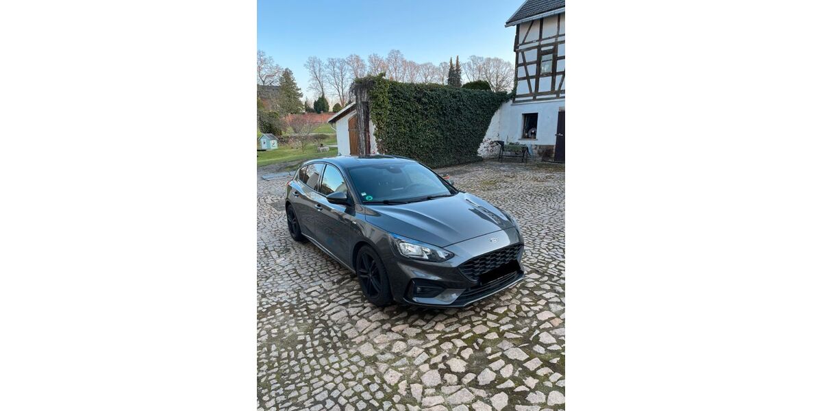 Ford Focus 80.000 km 13.500 &euro; Wilkau-Haßlau 08112