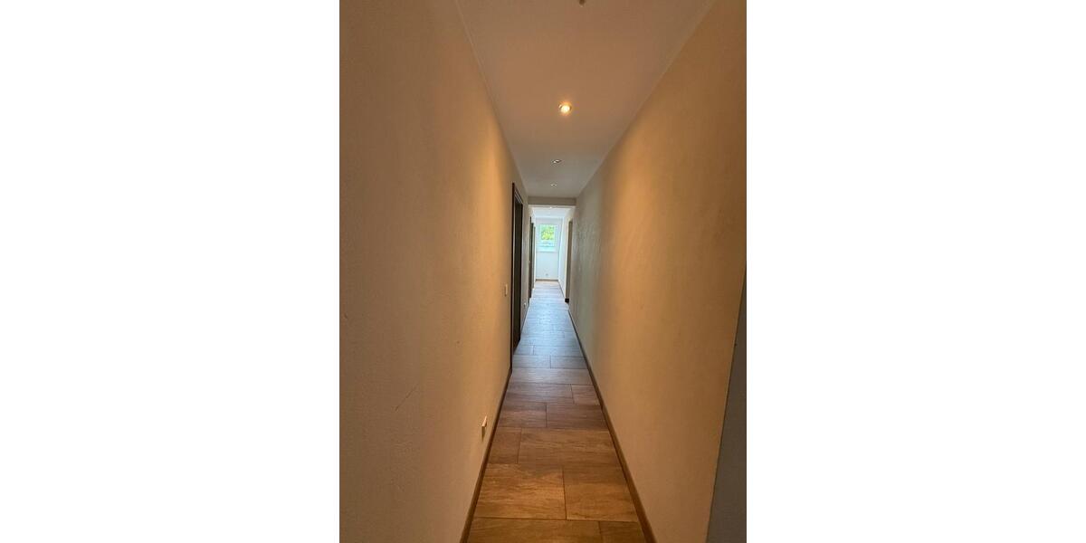 Mehrfamilienhaus, Wohnhaus Hüllhorst - 8 Zimmer, 244 m&sup2;, 1.990&euro; | Angebot:26533419
