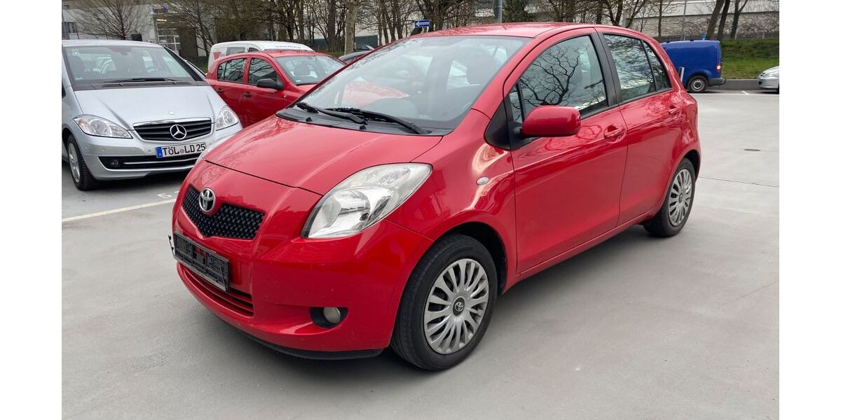 Toyota Yaris 165.000 km 1.999 &euro; München 80809