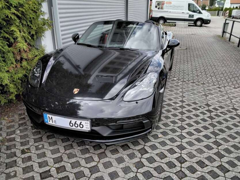 Porsche Boxster 23.000 km 69.900 € Muenchen 81249
