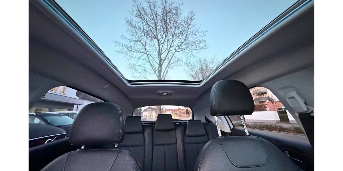 Peugeot 2008 1.2 Allure Pano Navi Leder JBL 137.000 km 7.490 € Neckarsulm 74172