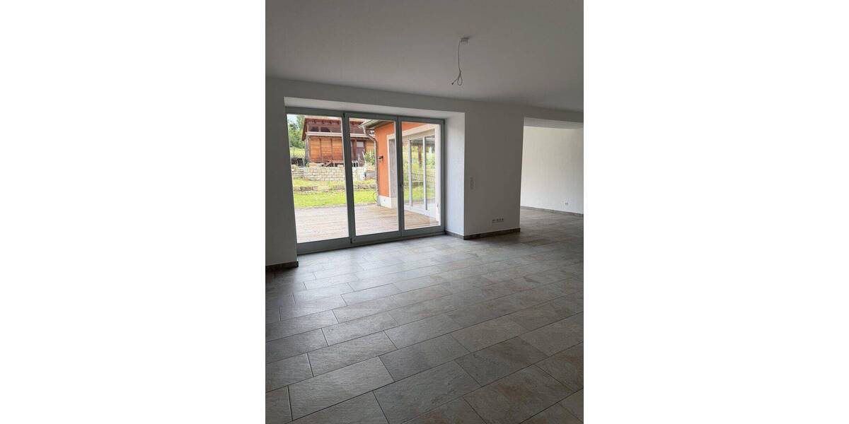 Reihenmittelhaus Pirna ot Graupa Graupa - 5 Zimmer, 195 m&sup2;, 1.950&euro; | Angebot:26827048
