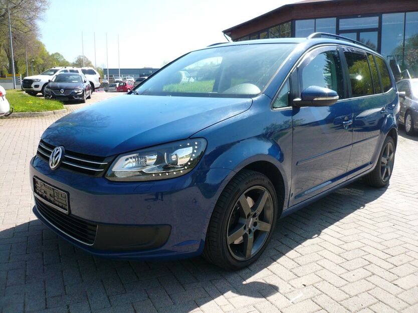 VW Touran 219.300 km 7.990 € Schneeberg 08289