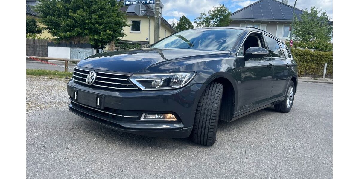 VW Passat 215.691 km 7.999 &euro; München 81245