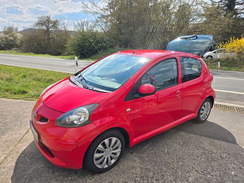 Toyota Aygo (X) 164.000 km 2.600 € Randersacker 97236