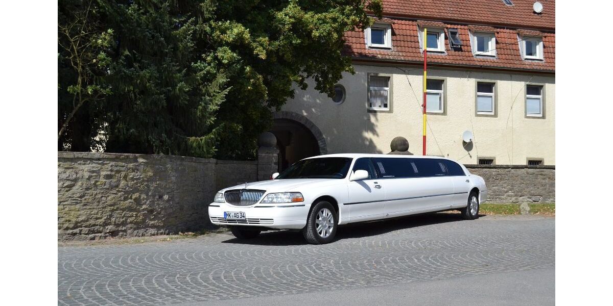 Lincoln Town Car 175.110 km 13.000 &euro; Menden 58706